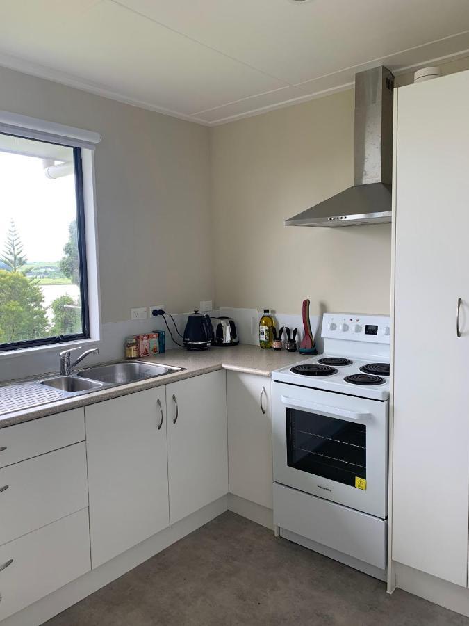 Peaceful Riverfront Cottage In Small Northland Town Te Kopuru Luaran gambar