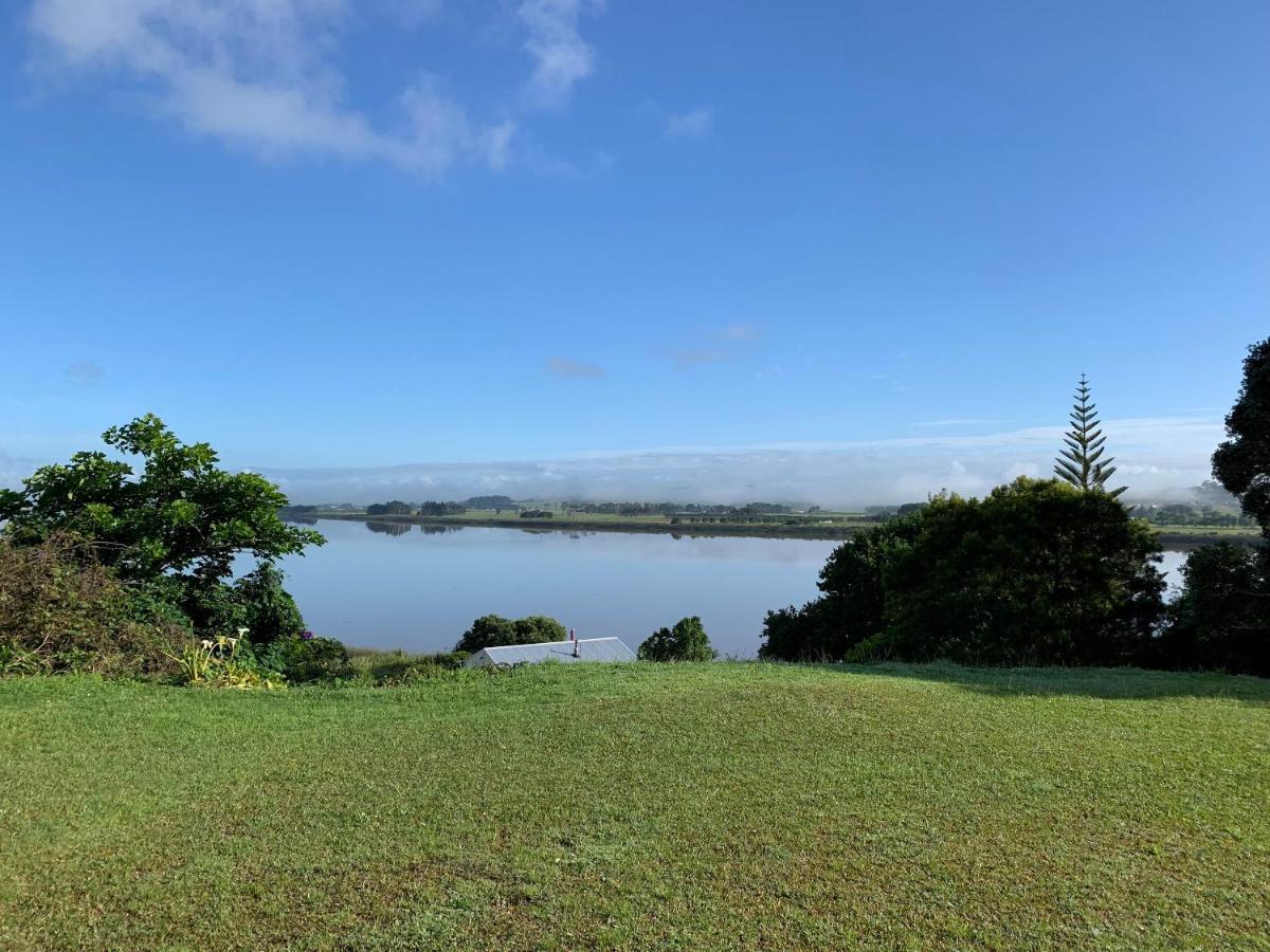 Peaceful Riverfront Cottage In Small Northland Town Te Kopuru Luaran gambar