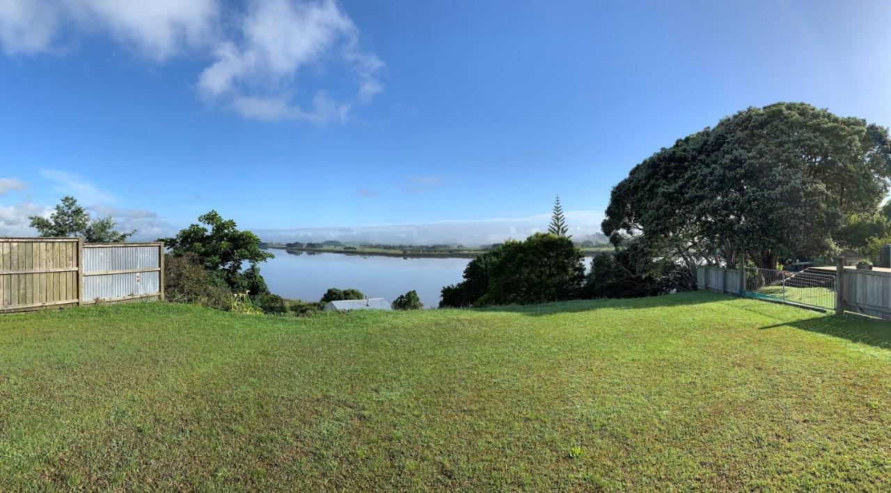 Peaceful Riverfront Cottage In Small Northland Town Te Kopuru Luaran gambar